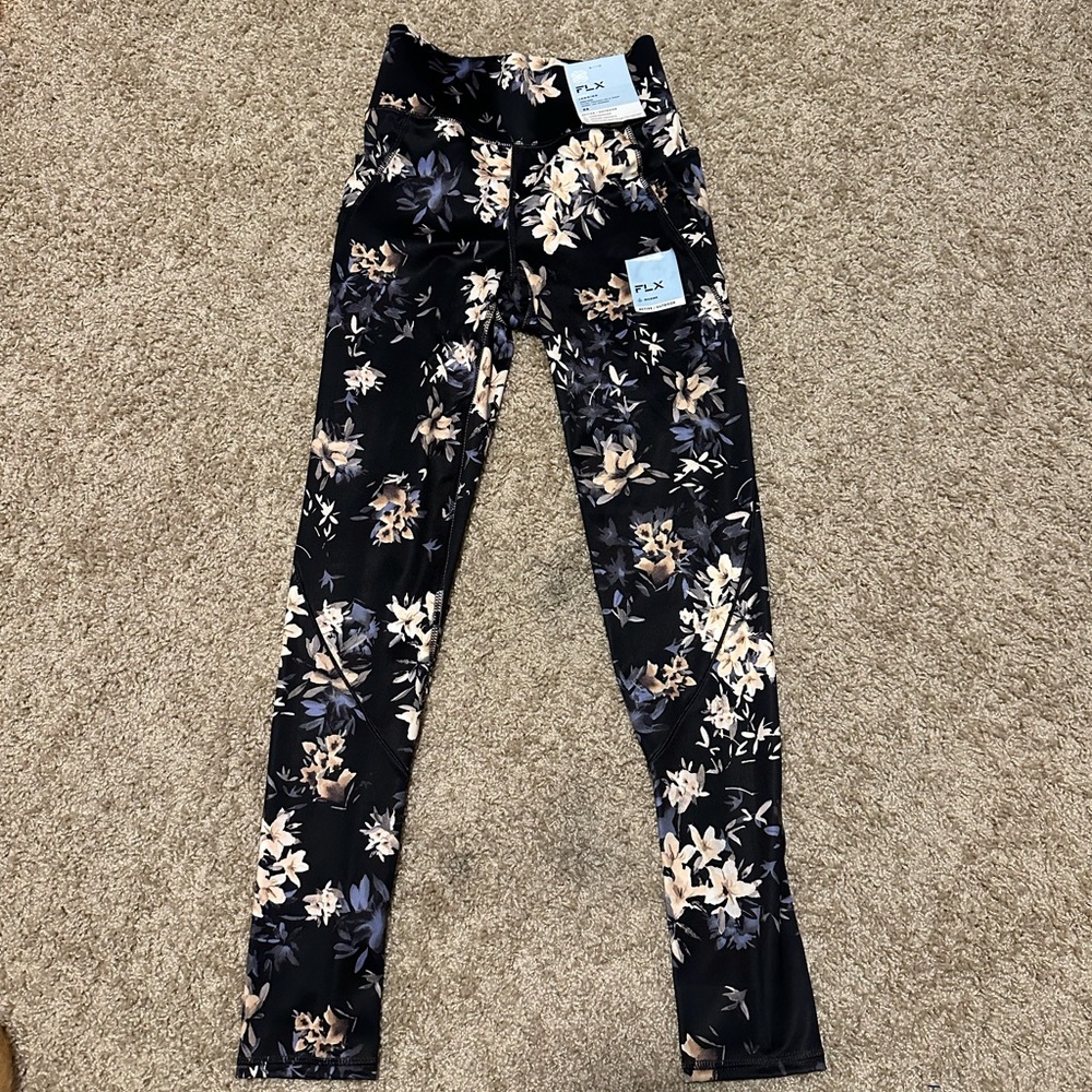 FLX Women’s Ascent Legging 7/8 high waisted leggings with pockets and zippers